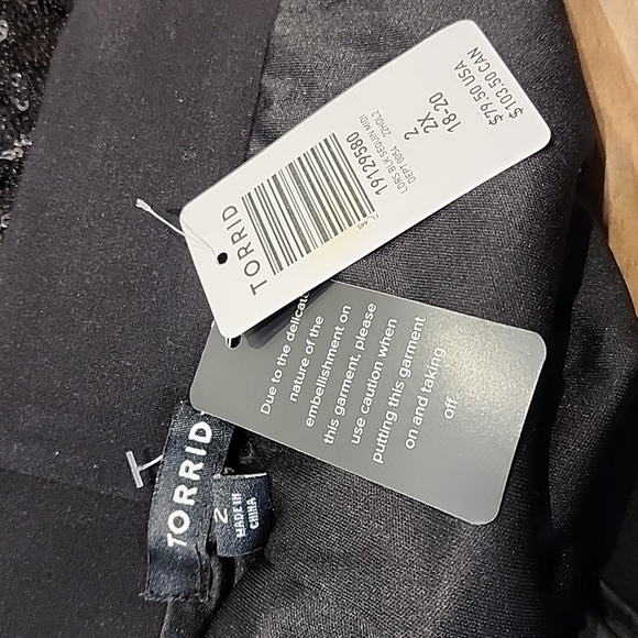 Torrid - Midi Sequin Skirt in Deep Black - Picture 7 of 11